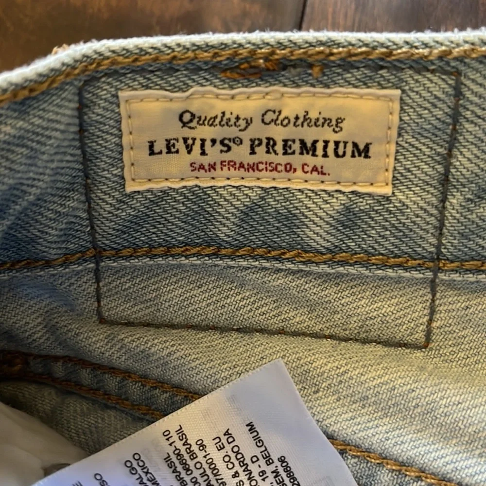 Levi’s Baggy Dad Jeans - Picture 6 of 7